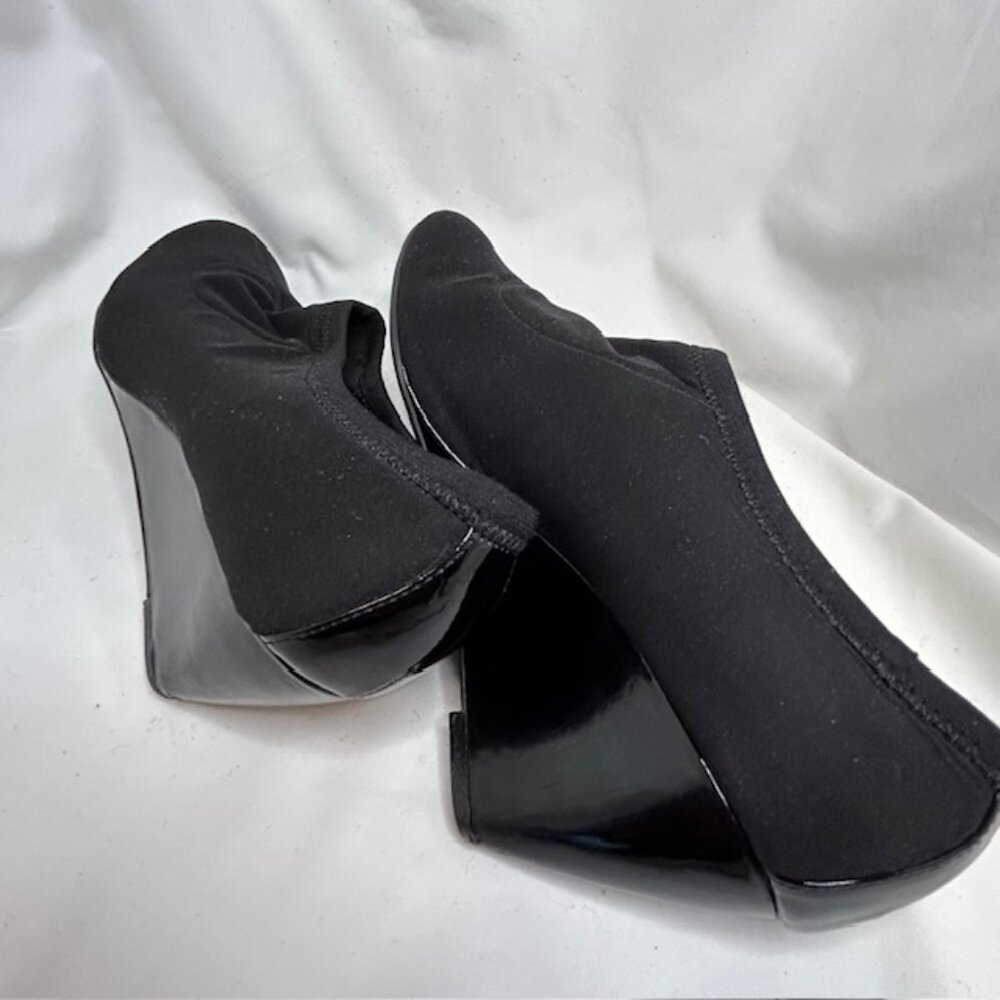 Etienne Aigner Black stretch Fabric Patent Wedge Heel Shoes - Picture 5 of 9
